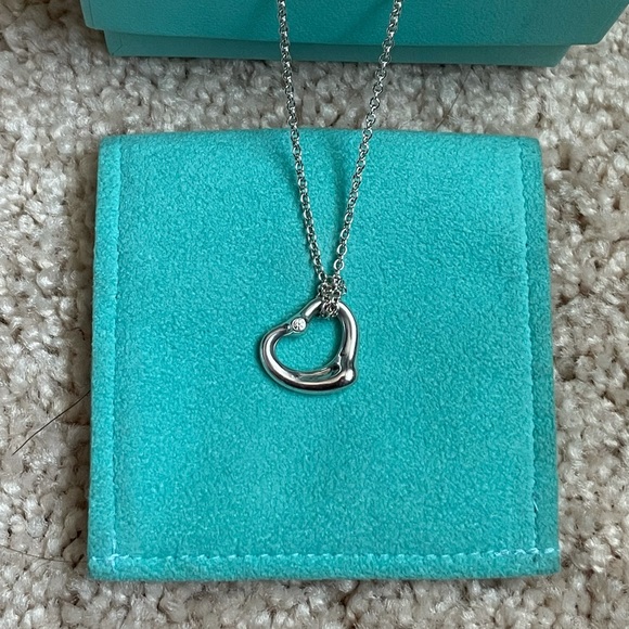 Tiffany & Co. Elsa Peretti Necklace with Diamond - Picture 2 of 10